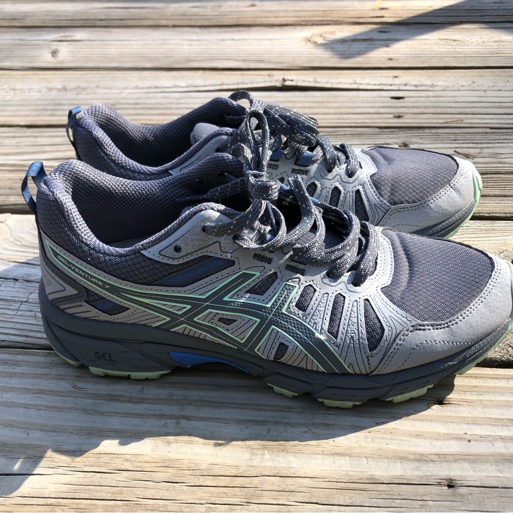 ASICS women’s gray shoes size 7.5